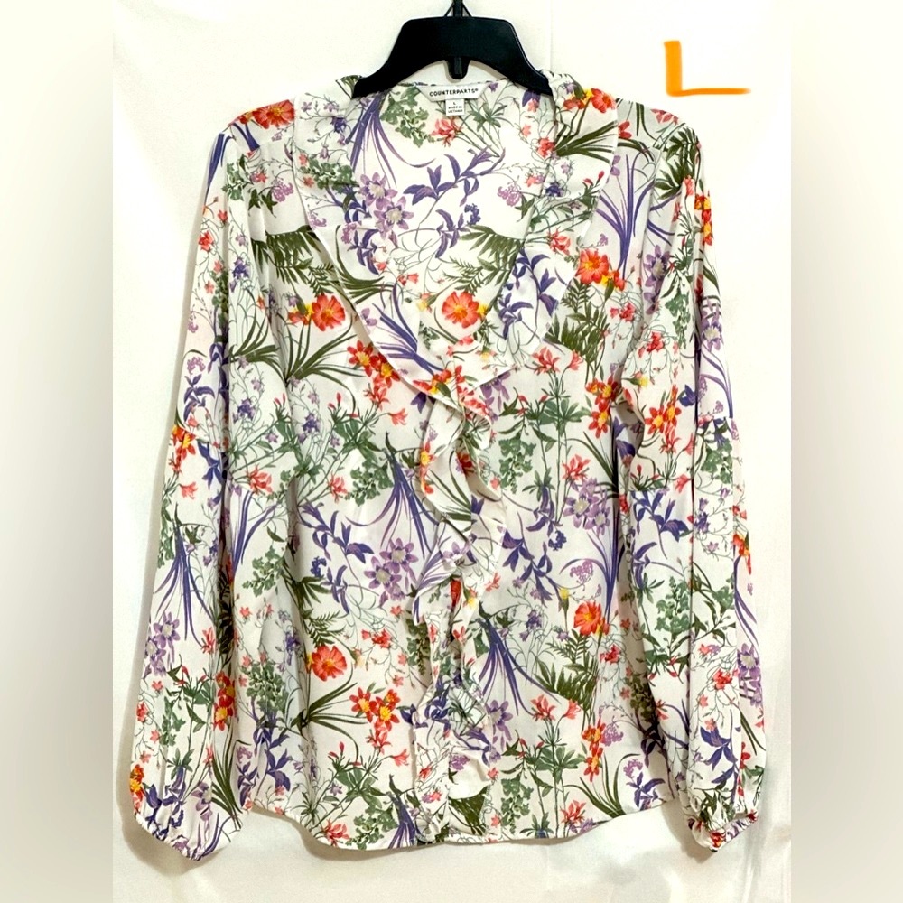Counterparts - size L - LADIES WHITE TOP WITH PURPLE, BLUSH & GREEN FLOWERS